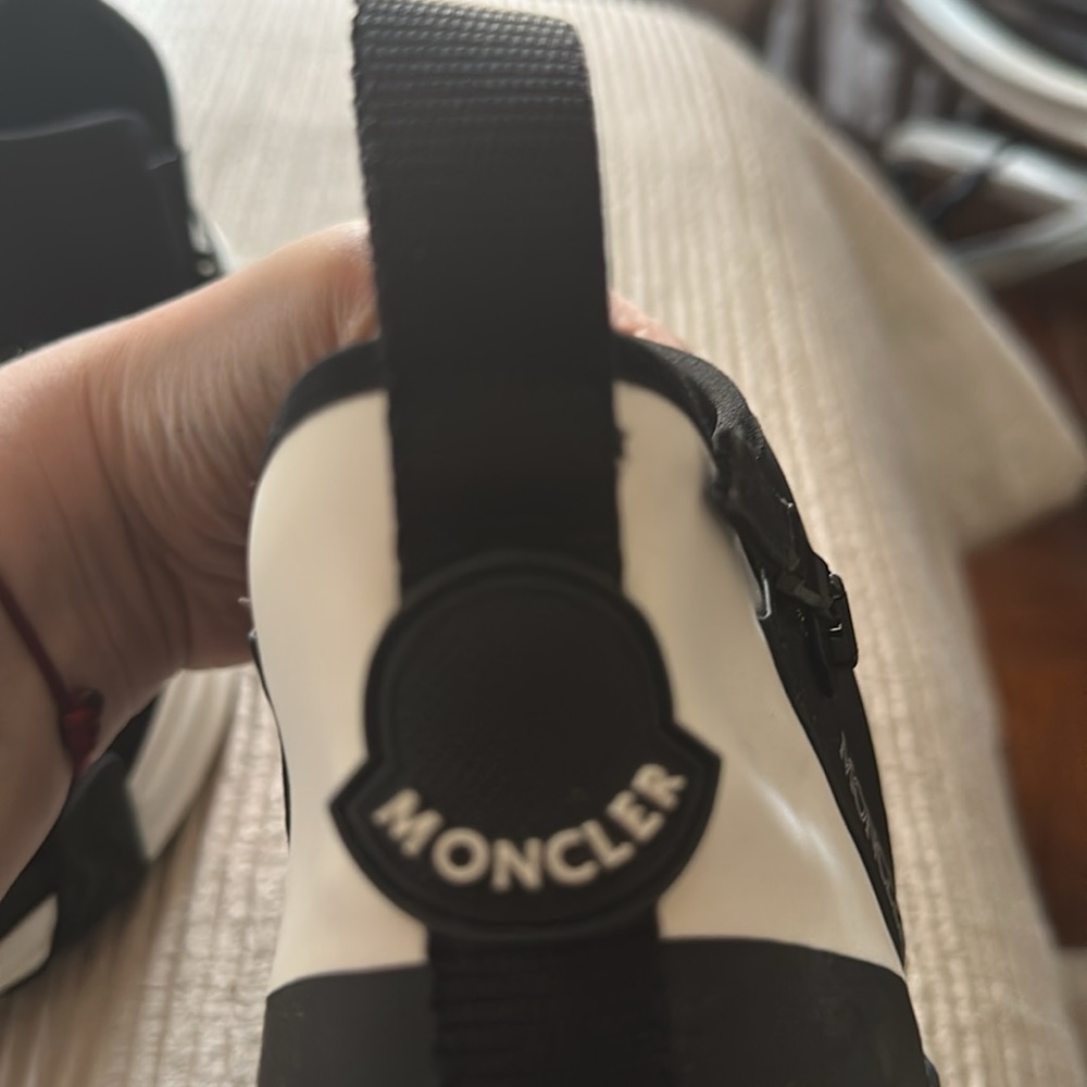 Moncler women’s sneakers - Picture 7 of 8